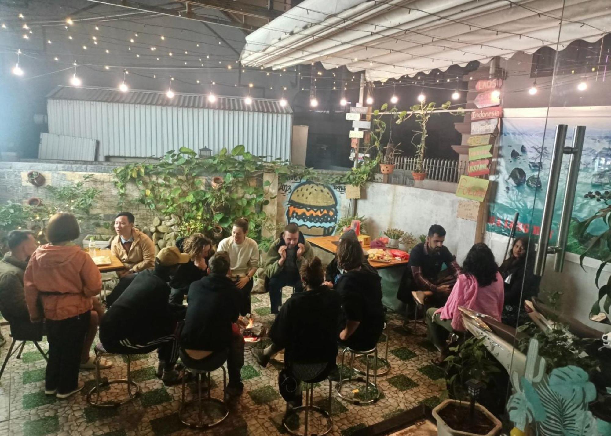 Ha Long Fancy Hostel With Vegetarian And Vegan Restaurant Exterior photo