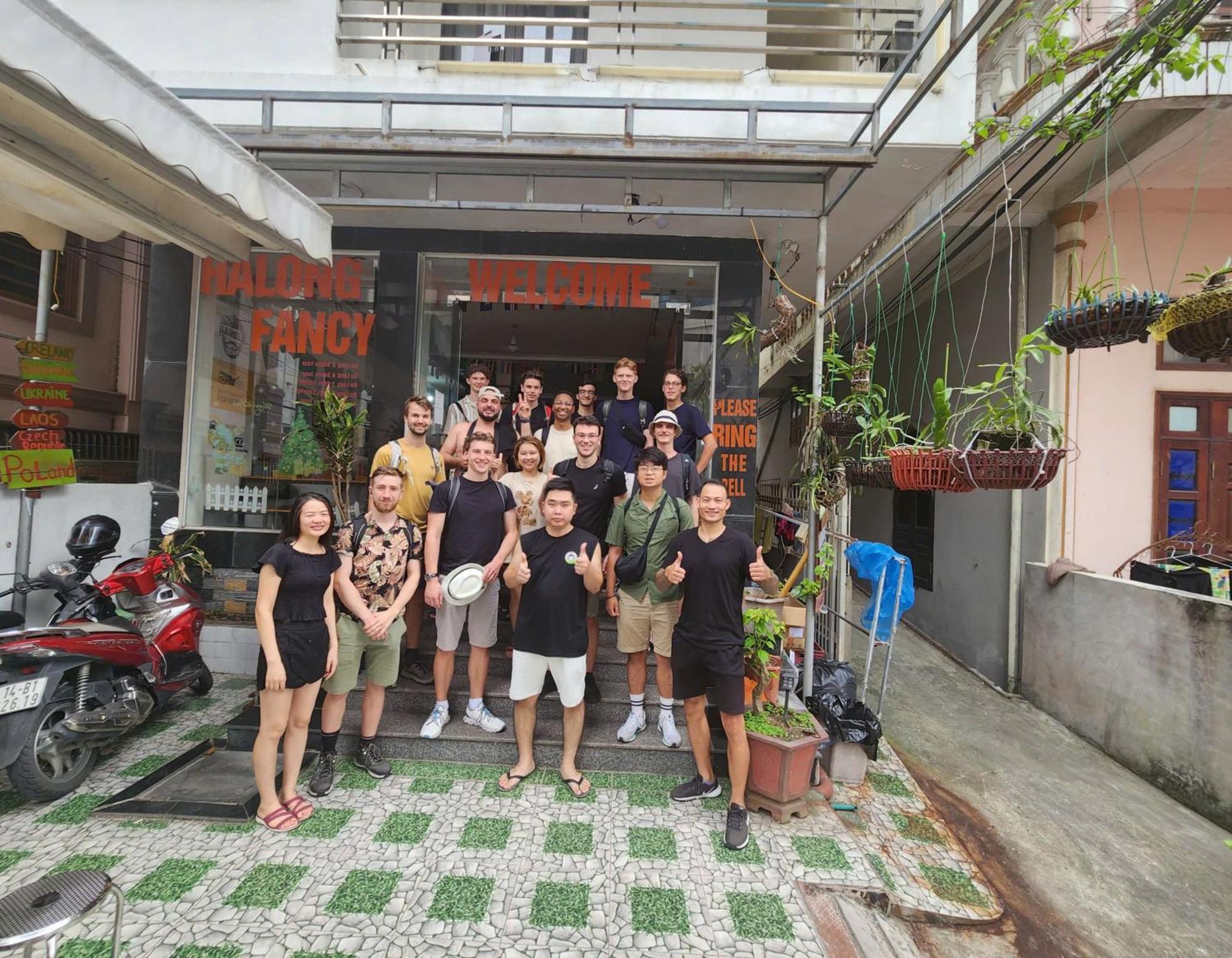 Ha Long Fancy Hostel With Vegetarian And Vegan Restaurant Exterior photo